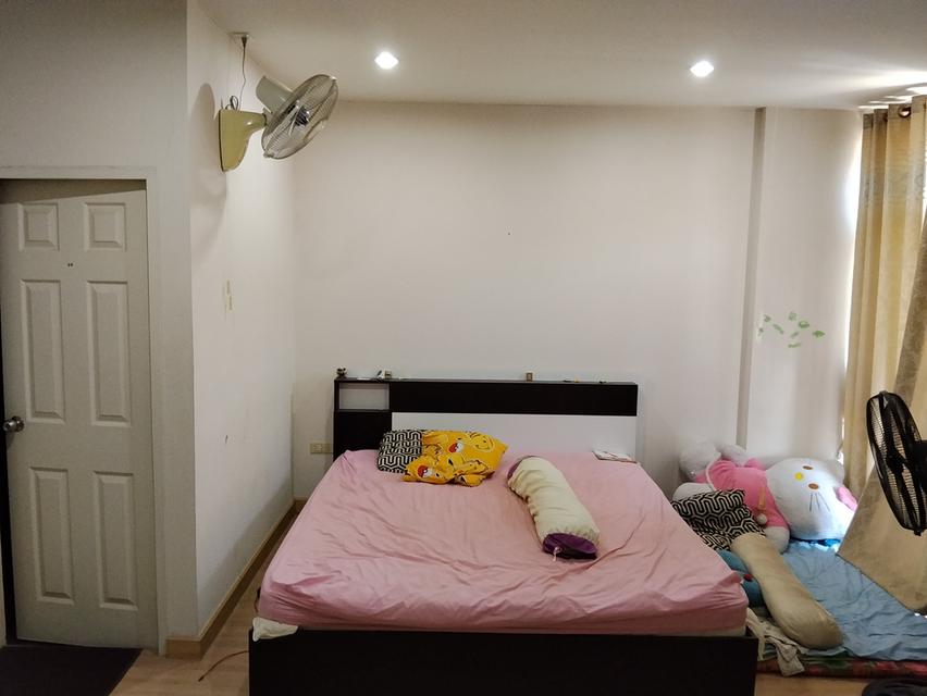 บ้านทาวน์โฮม 2ชั้น 3นอน 3 น้ำ 2 จอดรถ 9