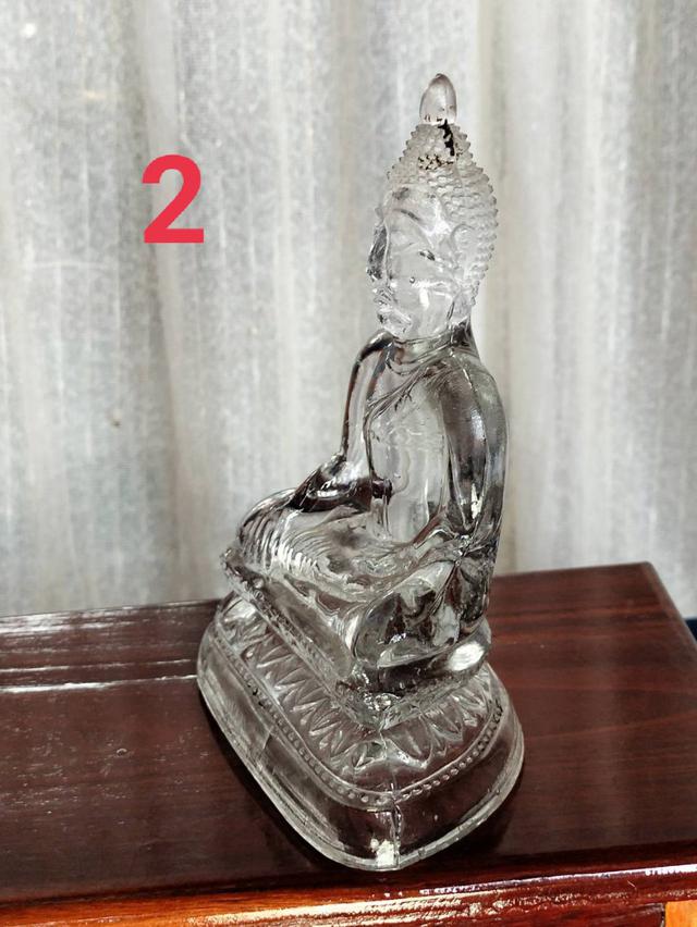 2.พระแก้วยุคเก่า สีขาวใส
องค์ที่2 หน้าตัก3นิ้วครึ่ง สภาพสมบูรณ์
บูชา2700บาท