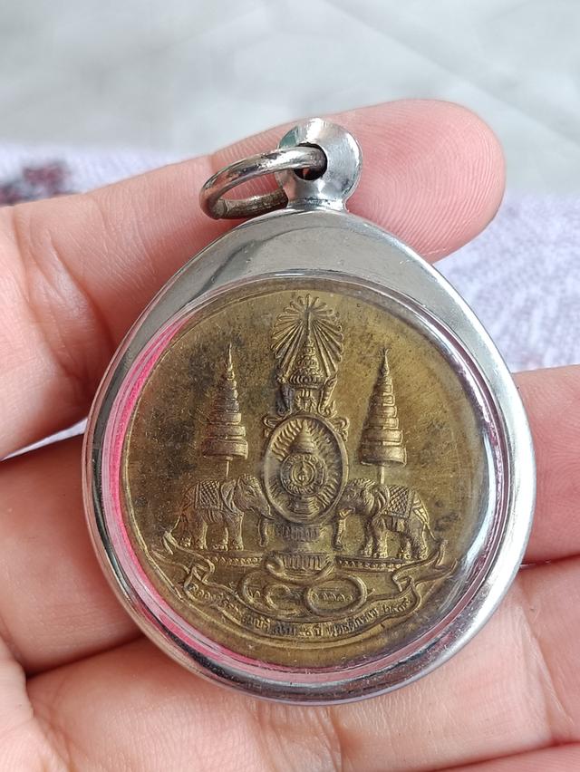 เหรียญพระกริ่งเทิดพระเกียรติ ๕๐ปี วัดสุทัศน์ฯ จ.กรุงเทพฯ ปี ๒๕๓๙ 7