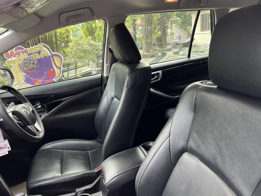 Toyota INNOVA 2.8 Crysta Premium 14