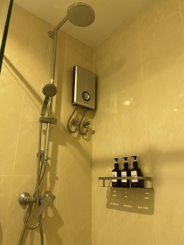 🏙️ ให้เช่าคอนโดพร้อมอยู่ มีคลับเฮ้าส์และสระว่ายน้ำ ระบบรักษาความปลอดภัย 24 ชม. ใช้ชีวิตสบาย อุ่นใจทุกวัน 8