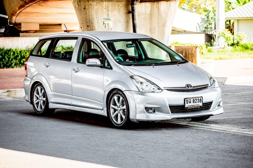 Toyota Wish 2.0Q ปี 2007 สีบรอนซ์เงิน สภาพนางฟ้า เกียร์ออโต้ 3