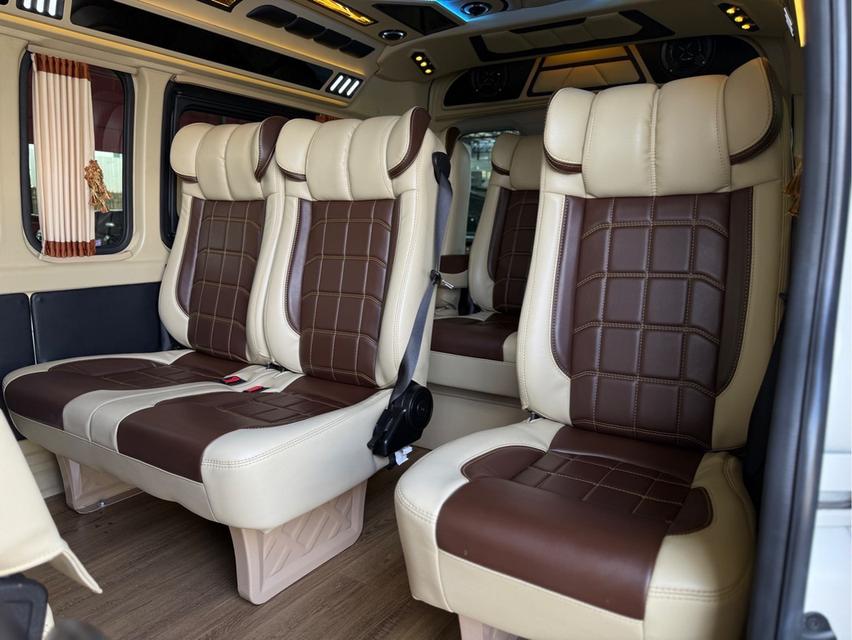  TOYOTA COMMUTER 2.8 2019   11