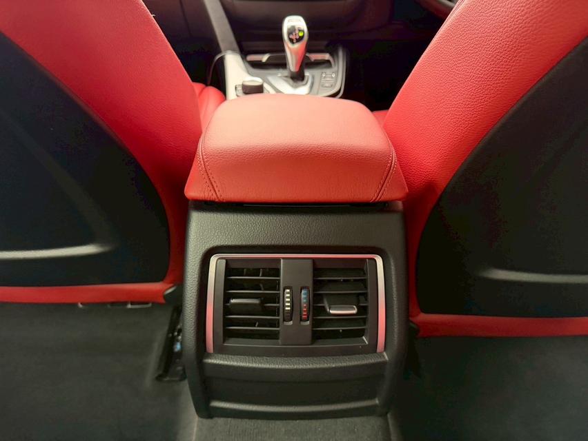 Bmw 320d M Sport LCI ปี18 ไมล์น้อยสุดในตลาด รถสวย มือเดียว สีเดิมทั้งคัน เข้าศูนย์ทุกระยะ 14