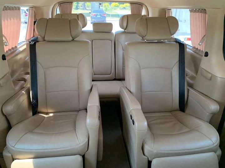 Hyundai Grand Starex สีขาว 11