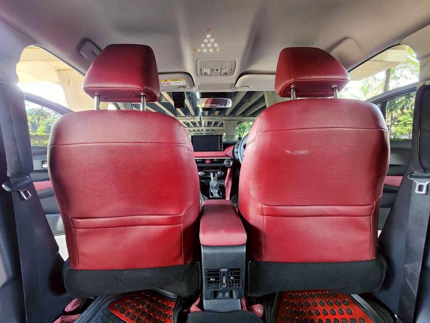 TOYOTA YARIS ATIV 1.2 PREMIUM LUXURY AT ปี 2024 รถสวยมือเดียว ไมล์น้อย 15