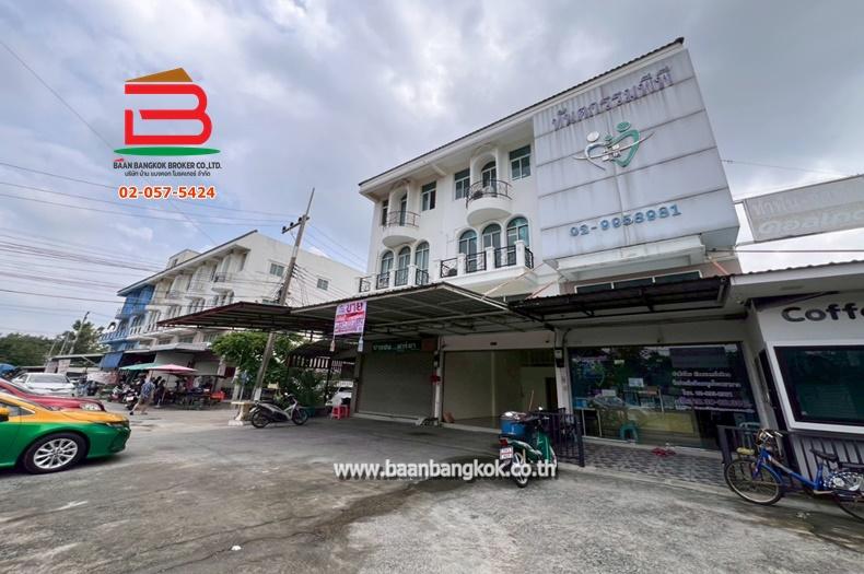 อาคารพาณิชย์ เนื้อที่ 16 ตรว. หมู่บ้าน แอร์วิลล่า (คลอง2) ถนนลำลูกกา ต.คูคต อ.ลำลูกกา ปทุมธานี 12