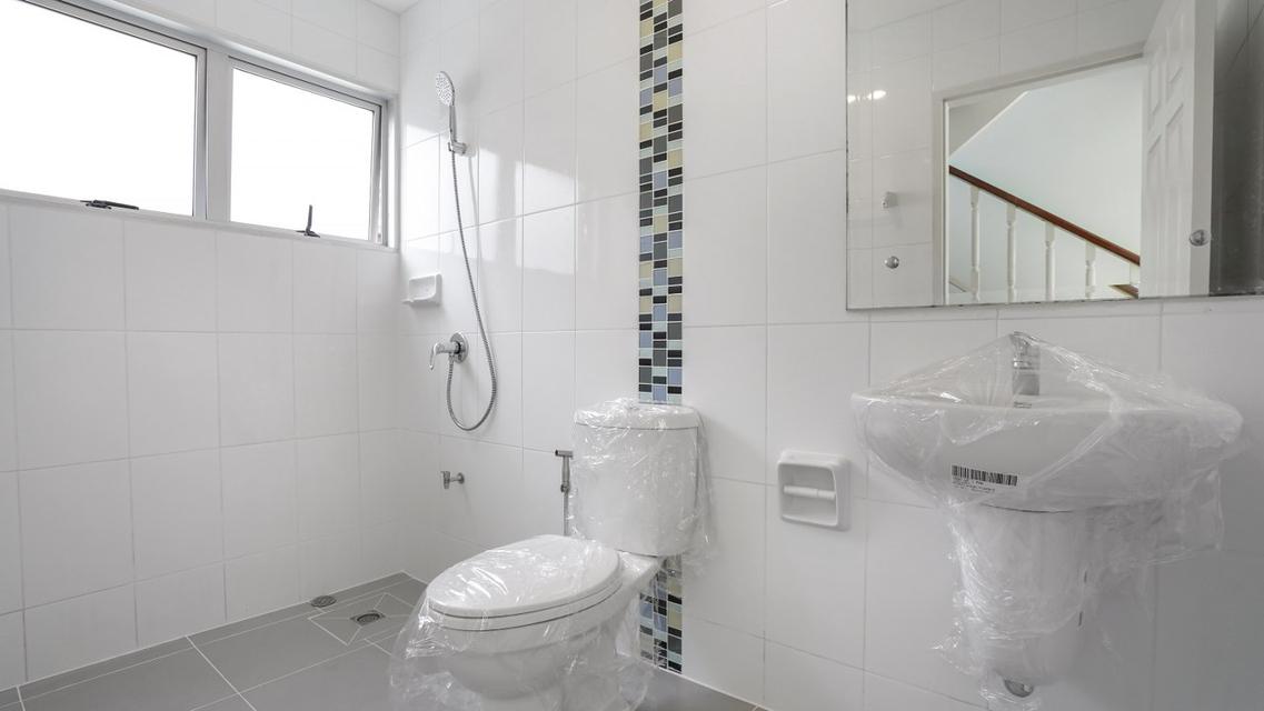 +ขายบ้านมือสองตกแต่งใหม่ หลังมุม โครงการ กฤษดา ลากูน ปิ่นเกล้า – พระราม 5 (Krisada Lagoon Pinklao Rama 5) เนื้อที่ 54.1 ตร.ว.ใกล้จุดขึ้นทางด่วนศรีรัช 10