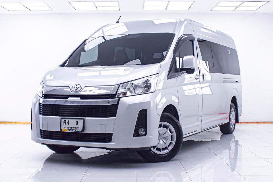 TOYOTA COMMUTER 2.8 รถตู้หน้า