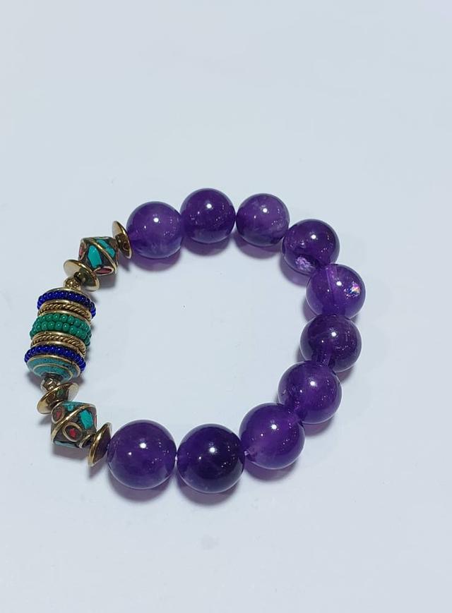 ข้อมือหิน Amethysts 14mm ลูกปัดเนปาล ยาว 18 cm.