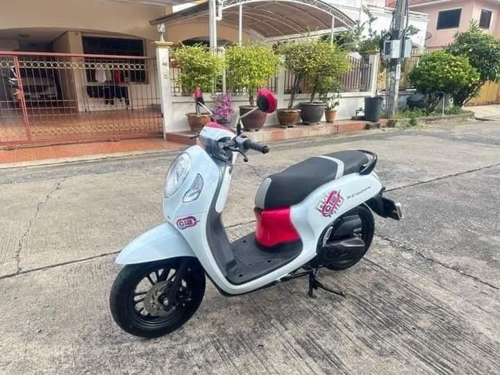 ขายHonda scoopy i สีขาว 2