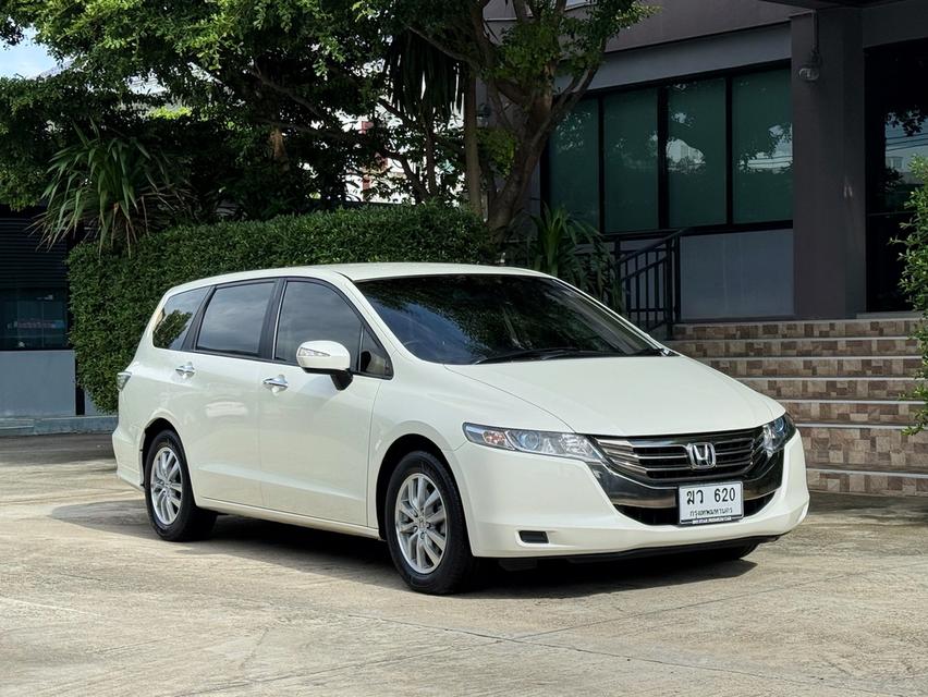 2013 HONDA ODYSSEY 2.4 AUTO รถมือเดียวออกป้ายแดง รถวิ่งน้อยเพียง 110,000 กม เข้าศูนย์ตามระยะ รถไม่เคยมีอุบัติเหตุครับ