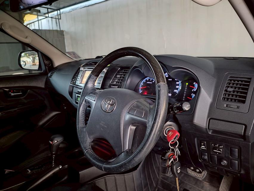 TOYOTA FORTUNER 3.0 V CHAMP .4WD.ภายในสีดำ ปี 2014/2015เกียร์ออโต้ 12