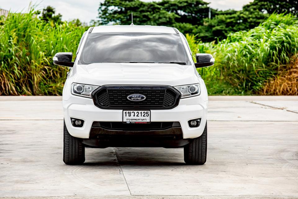 Ford Ranger 2.2 XLT Hi-Lander Double Cab เกียร์ AT ปี 2021 สีขาสสภาพดีมากๆ