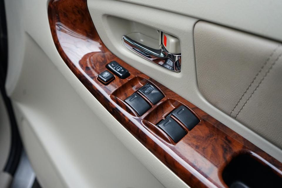 2013 TOYOTA INNOVA 2.0 V 14