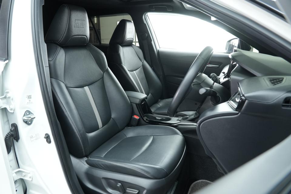 2022 Toyota Corolla Cross 1.8 Hybrid Premium Safety GR Sport SUV สีขาว เลขไมล์ 47175 กม. 15