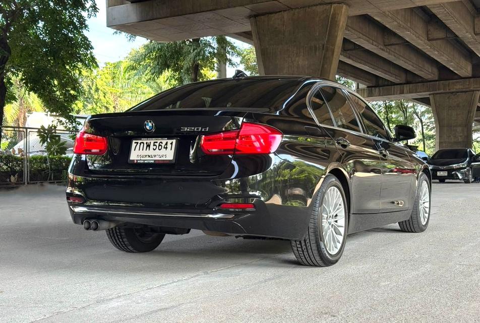 2018 BMW 320d LUXURY F30 ฟรีดาวน์รถสวยจัดมือเดียว รูปที่ 2