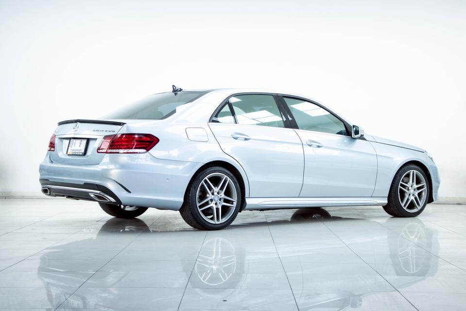 ขยับมาขับเบนซ์ในราคาสุดคุ้ม! Mercedes-Benz E300 BlueTEC Hybrid W212 AT 2016 ✨ รูปที่ 5