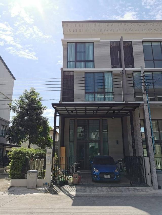 ให้เช่าทาวน์โฮม 3.5 ชั้น ซอยพัฒนาการ 32 โครงการพาทิโอ ใกล้ APL รามคำแหง (N.1057) 1