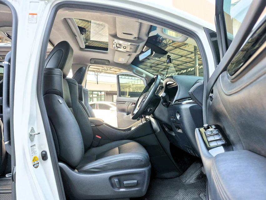 Toyota Alphard 2.5SC ปี22 10