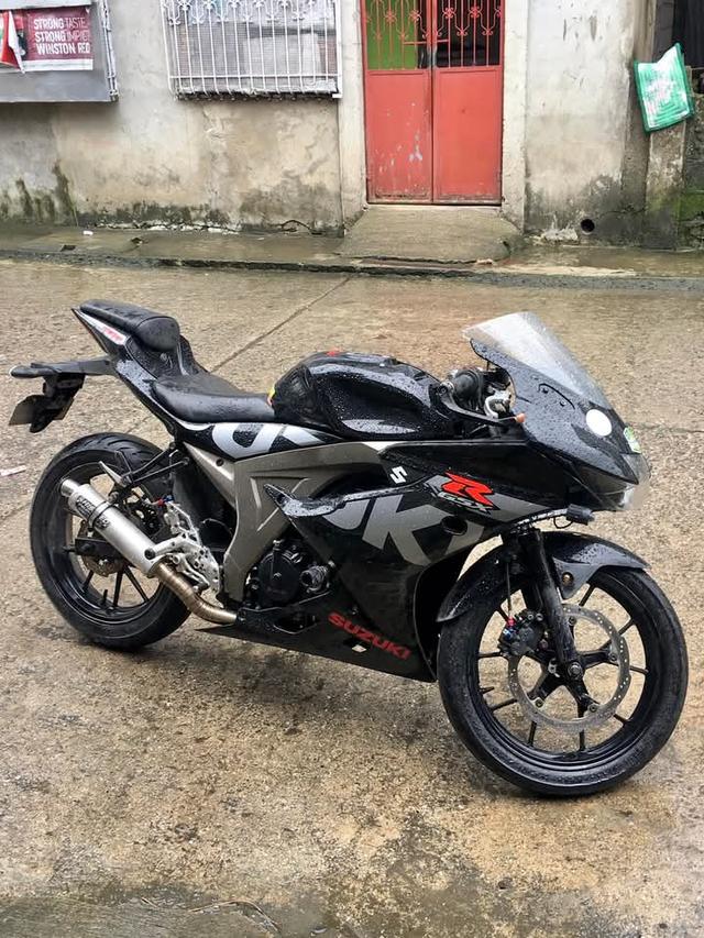 Suzuki GSX-R150 สีดำ 2