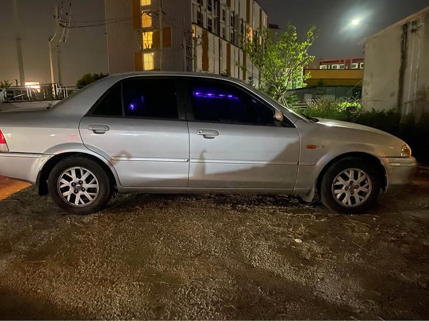 Ford Laser ปี 2000 มีเล่มครบโอน 