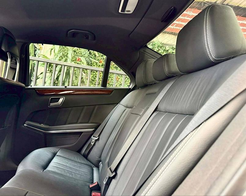 Mercedes Benz E300 Bluetec Hybrid Exclusive ปี 2013ราคา 390,000 รถมือเดียวป้ายแดง ใช้ไป 30,000 km รูปที่ 11