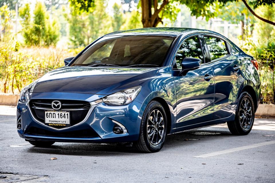 Mazda2 1.3 High Connect Skyactiv Sedan ปี 2017 สีน้ำเงิน