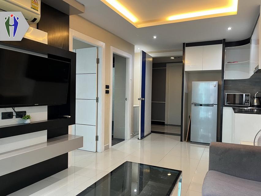 ให้เช่าคอนโดพร้อมอยู่ พัทยาใต้ 9,500 คอนโดขนาด 38 ตารางเมตร 1 ห้องนอน 1 ห้องน้ำ 1 ห้องนั่งเล่น พร้อมระเบียงกว้าง คอนโดนี้มีเฟอร์นิเจอร์และเครื่องใช้ไ 6