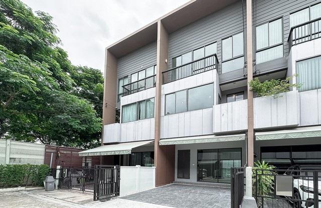 PP399 ขายทาวน์โฮม บ้านกลางเมือง พระราม 9-กรุงเทพกรีฑา (ตัดใหม่) Baan Klang Muang Rama 9-New Krungthep Kreetha ถนนกาญจนาภิเษก 23 เขตสะพานสูง