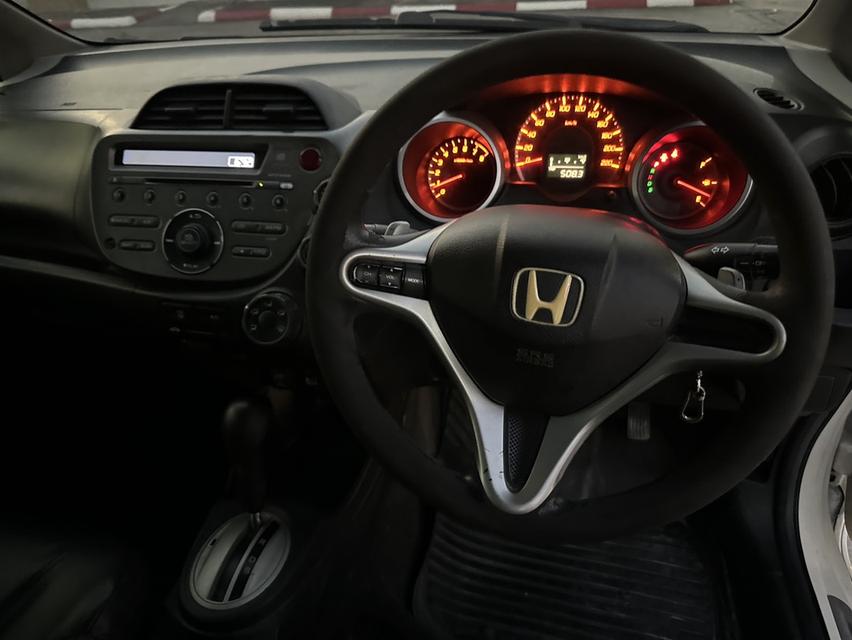 Honda Jazz 1.5 SV AT 2011 รูปที่ 11
