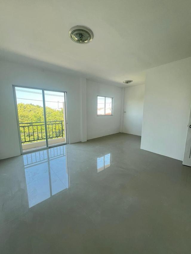 ทาวน์โฮม 3ชั้น หมู่บ้านเพชรทวี พุทธมณฑล สาย5 11