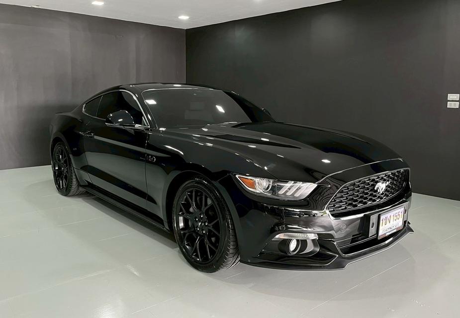 Ford Mustang 2.3 EcoBoost Coupe เลขไมล์เพียง 66,xxx Km. สีดำดุดัน ปี 2016