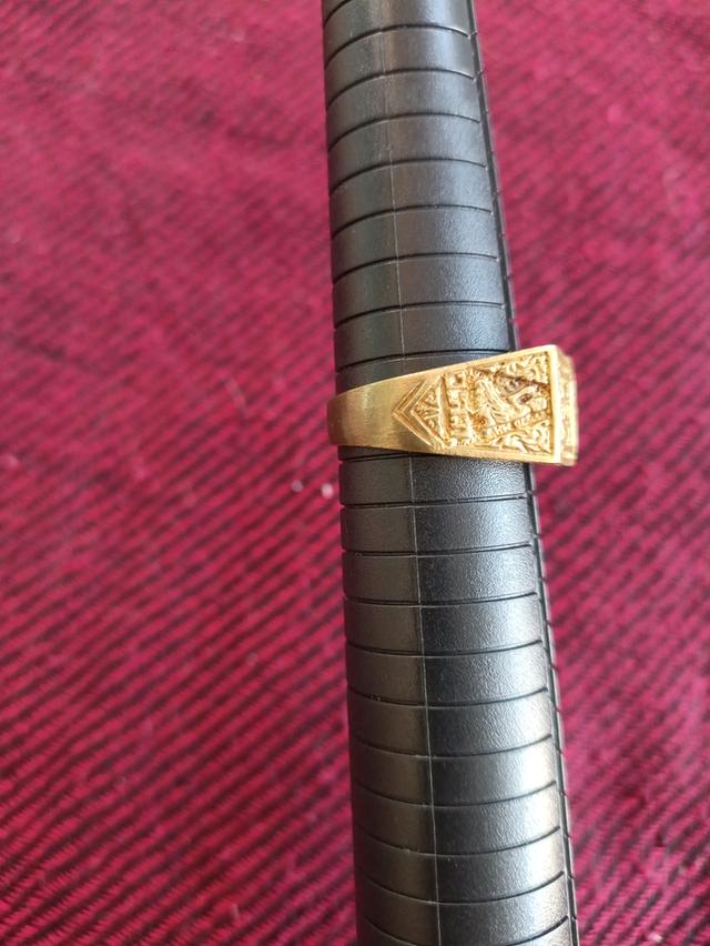 แหวนทองเหลืองหลวงปู่ดู่วัดสะแก ปี 32 โค้ด ช. ด้าน พ.ศ.