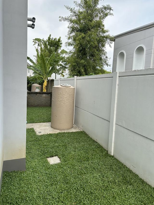 บ้านแฝด 3 ห้องนอน 3 ห้องน้ำ 1 ห้องเอนกประสงค์ 2 ที่จอดรถ พื้นที่ 48.20 ตร.วา พื้นที่ใช้สอย 151 ตร.ม. 19