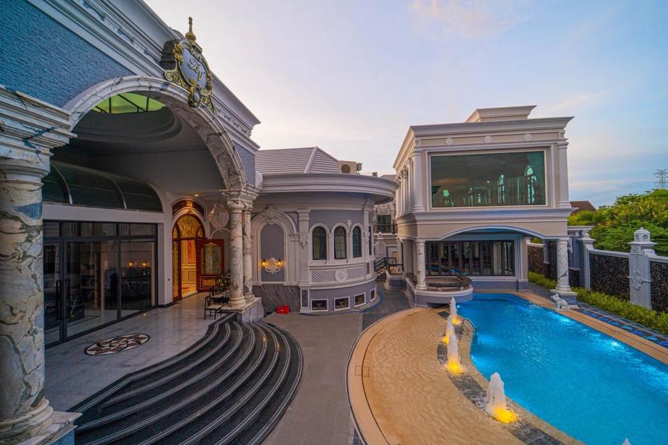 บ้าน ขายคฤหาสน์หรู พุทธมณฑลสาย 3 ราคา 250 ล้านบาท ตกแต่งสวยหรูพร้อมเข้าอยู่ 12