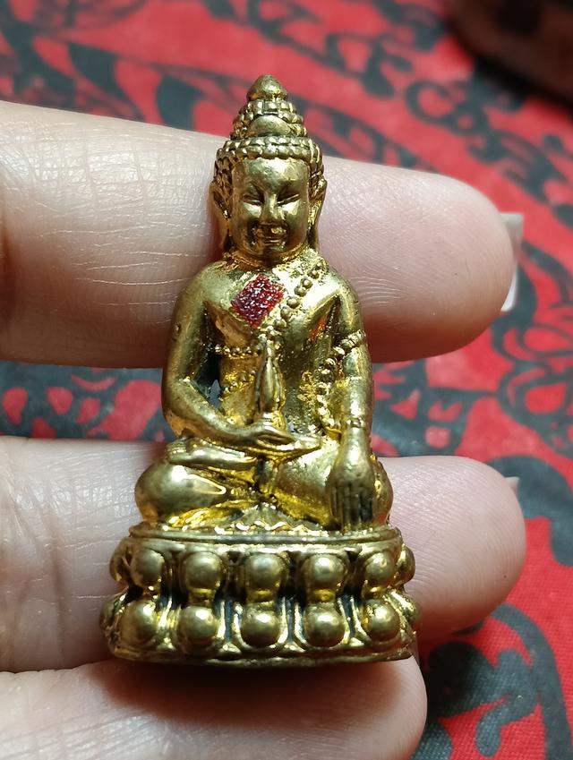 พระกริ่งนเรศวรเพชรกลับ รุ่นอัศวิน