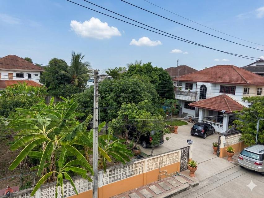 บ้านพร้อมที่ดิน 159 ตรว. 5 นอน 2 น้ำ 2 ครัว 1 พระ 1 นั่งเล่น 1 โถง 1