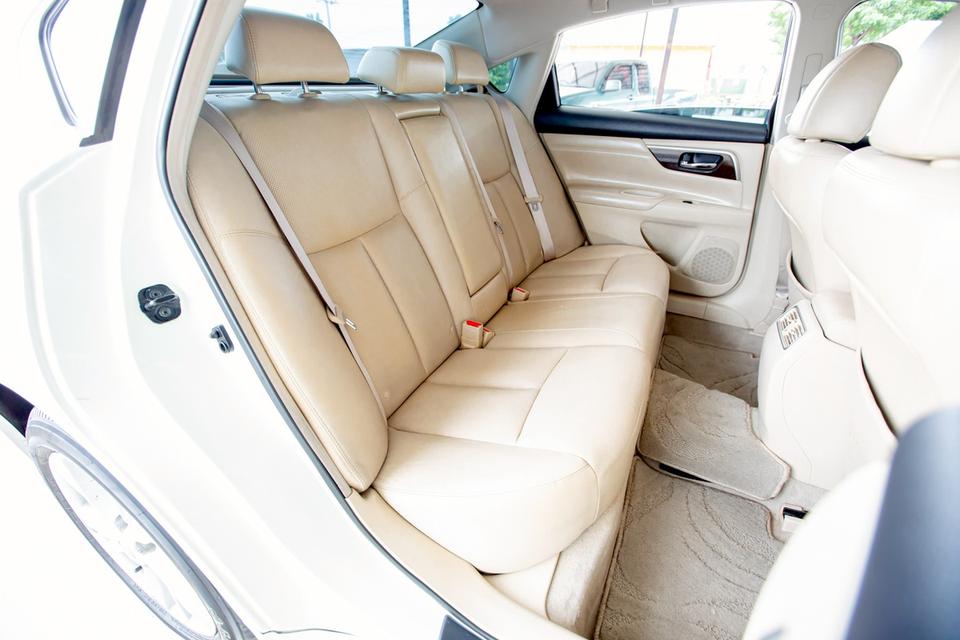 Nissan Teana 2.0 XL ปี 2015 สีขาว มือเดียวป้ายแดง ไมล์แท้ 87,906 กิโลแท้ 12