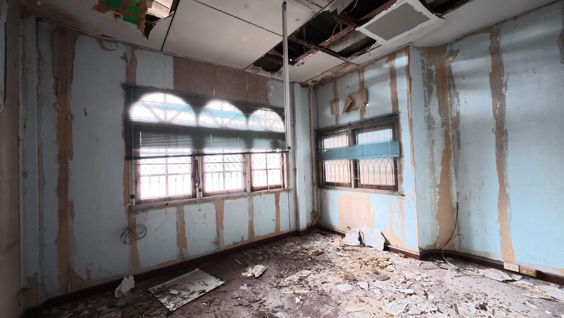 ที่ดินพร้อมสิ่งปลูกสร้าง ซอยสี่ไชยทอง 18 ถนนแจ้งวัฒนะ ต.บางตลาด อ.ปากเกร็ด จ.นนทบุรี 14