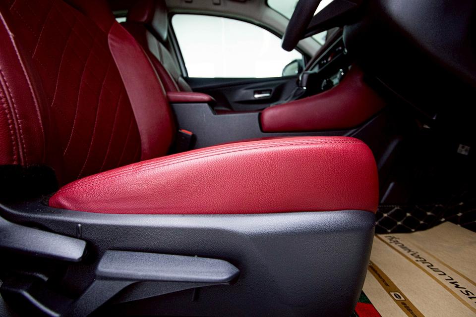 TOYOTA YARIS ATIV 1.2 PREMIUM LUXURY 2023  8