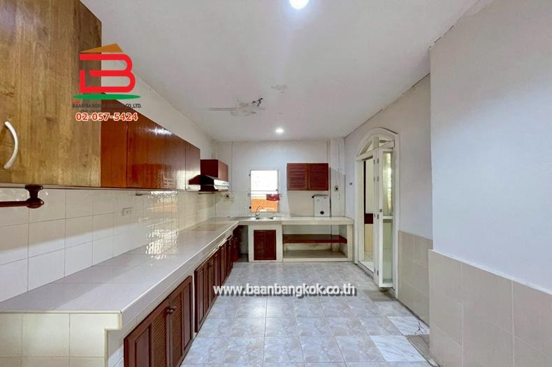 บ้านเดี่ยว หมู่บ้าน ลัลลี่วิลล์ (ซอยลำลูกกา 43) เนื้อที่ 61.1 ตรว. ถนนลำลูกกา ตำบลลาดสวาย อำเภอลำลูกกา จังหวัดปทุมธานี 6