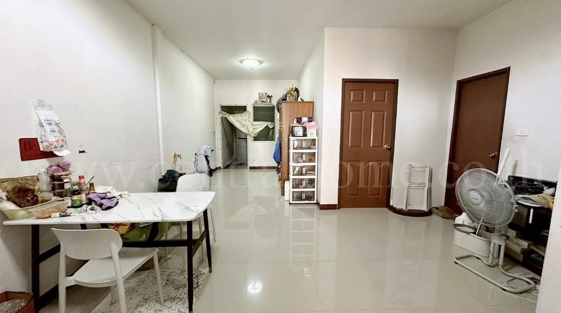 ทาวน์เฮ้าส์ ชั้นเดียว บ้านกลางเมือง พีพี 8 เมืองสุพรรณบุรี หลังมุม