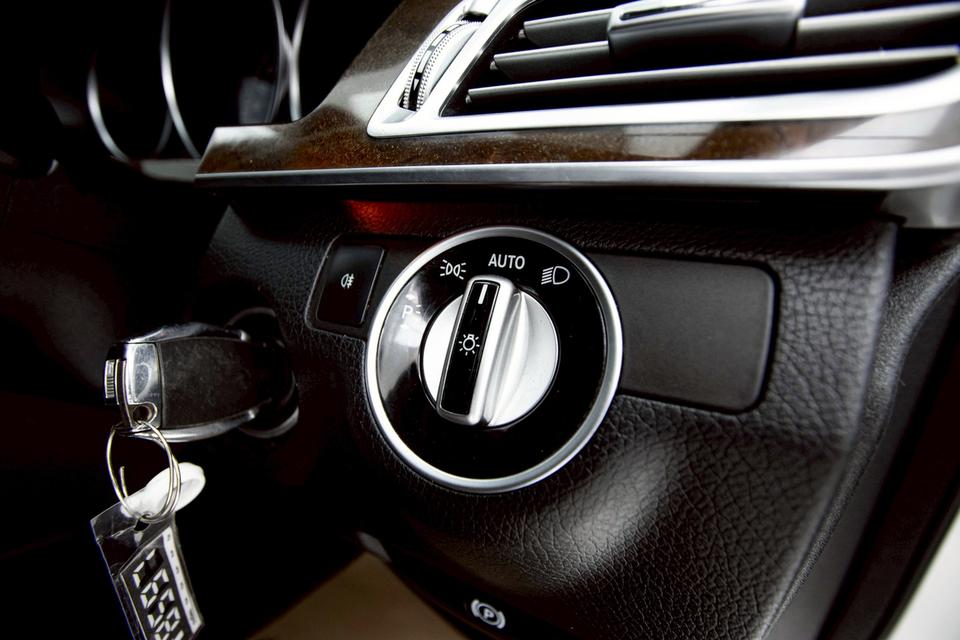 BENZ E-CLASS E300 BLUETEC HYBRID 2014E-Class W212 โฉม LCI หรู คลาสสิก ประหยัด รูปที่ 7