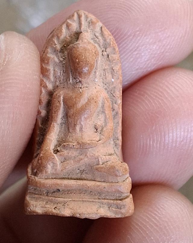 พระรอดเนื้อดิน สนใจทักสอบถามได้ค่ะ รูปที่ 6