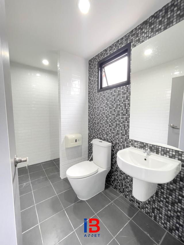 ขายและให้เช่าโฮมออฟฟิศ Warehouse ไชน่าทาวน์ ศาลายา โฮมออฟฟิศ 3 ชั้น + โกดัง 15