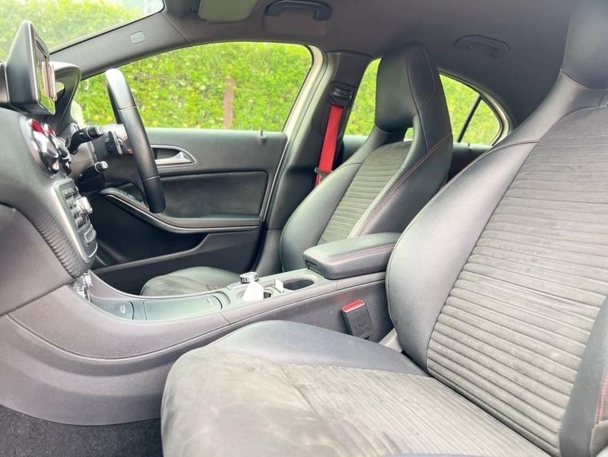 Benz A250 AMG Sport 2.0 W176 Sport Hatchback 2013  7