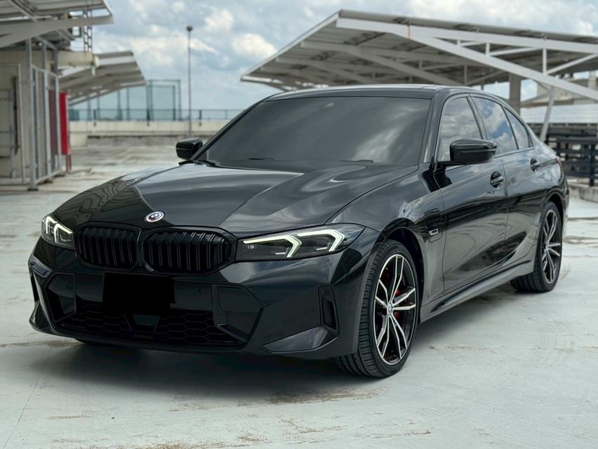 BMW 330e M Sport LCI ปี 2023 ไมล์ 40,xxx km