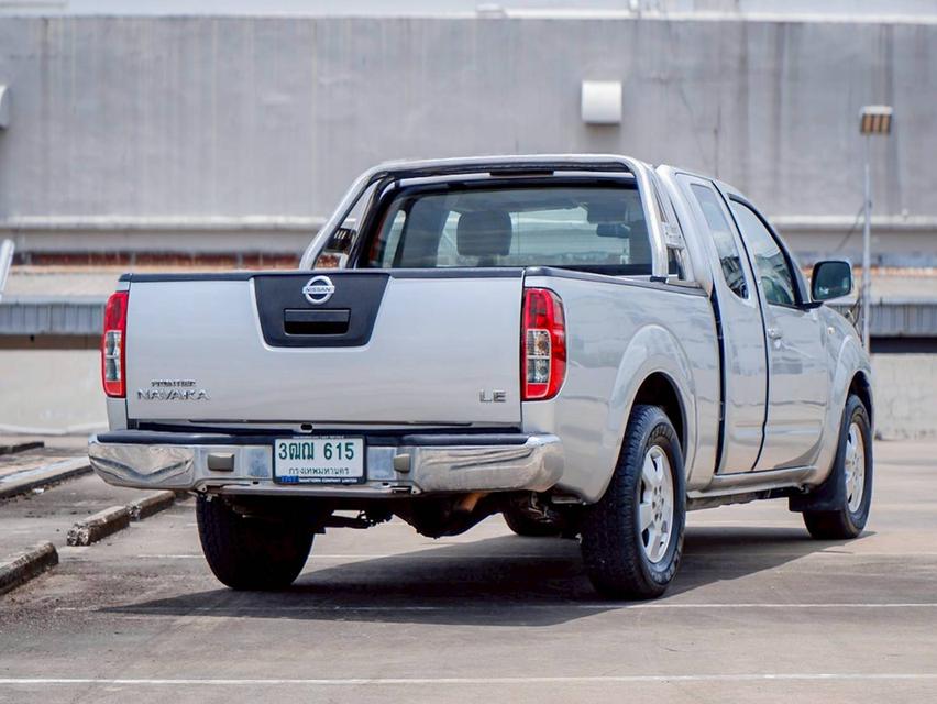 NISSAN NAVARA 2.5 LE KING CAB เกียร์ Auto สีบรอนซ์เทา ปี 2010  4