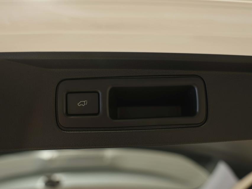 2021 Toyota FORTUNER 2.4 (ปี 15-25) V 4WD SUV AT รูปที่ 19